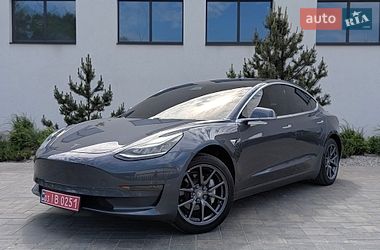 Седан Tesla Model 3 2018 в Луцьку