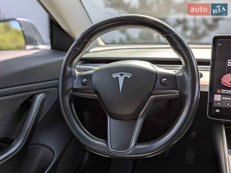 Седан Tesla Model 3 2018 в Луцке фото 13 Седан Tesla Model 3 2018 в Луцке