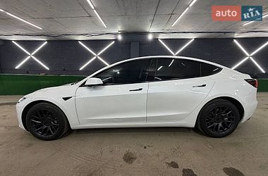 Седан Tesla Model 3 2025 в Киеве
