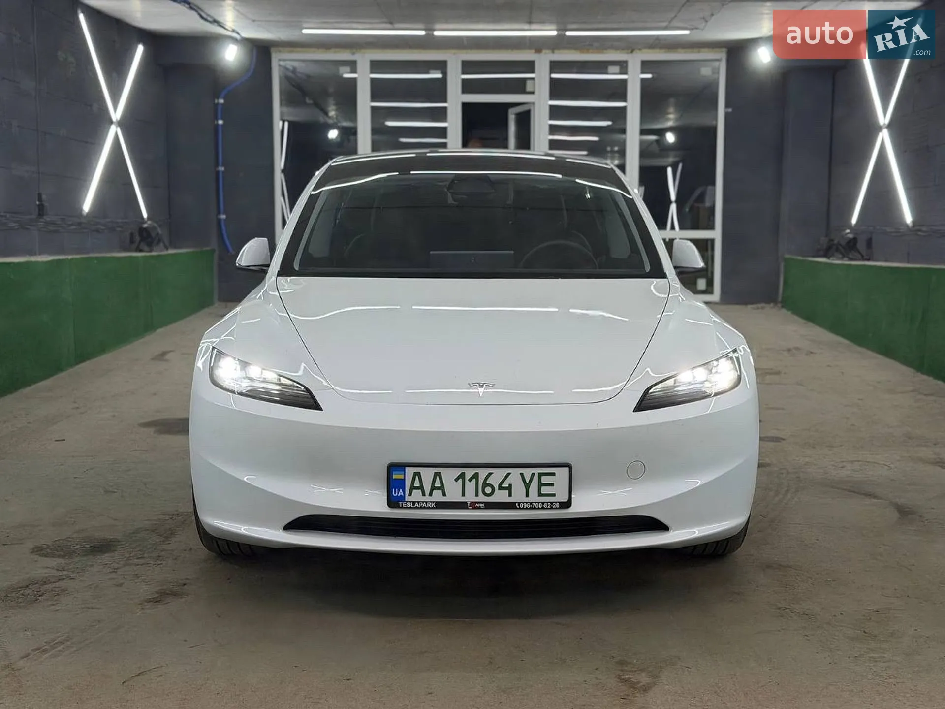 2025 Tesla Model 3 - мініатюра 13