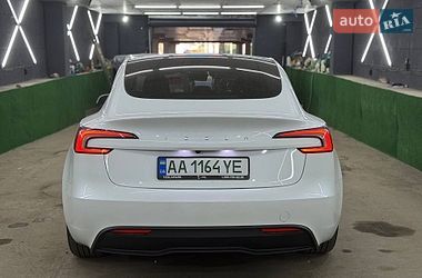 Седан Tesla Model 3 2025 в Киеве