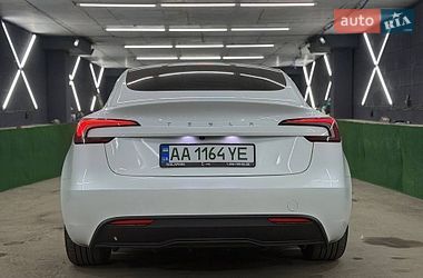 Седан Tesla Model 3 2025 в Киеве