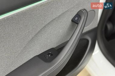 Седан Tesla Model 3 2025 в Киеве