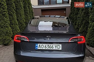 Седан Tesla Model 3 2022 в Ужгороді