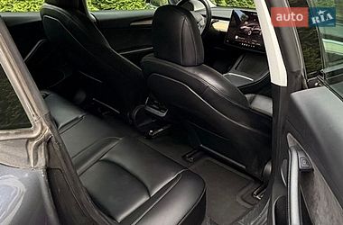 Седан Tesla Model 3 2022 в Ужгороді