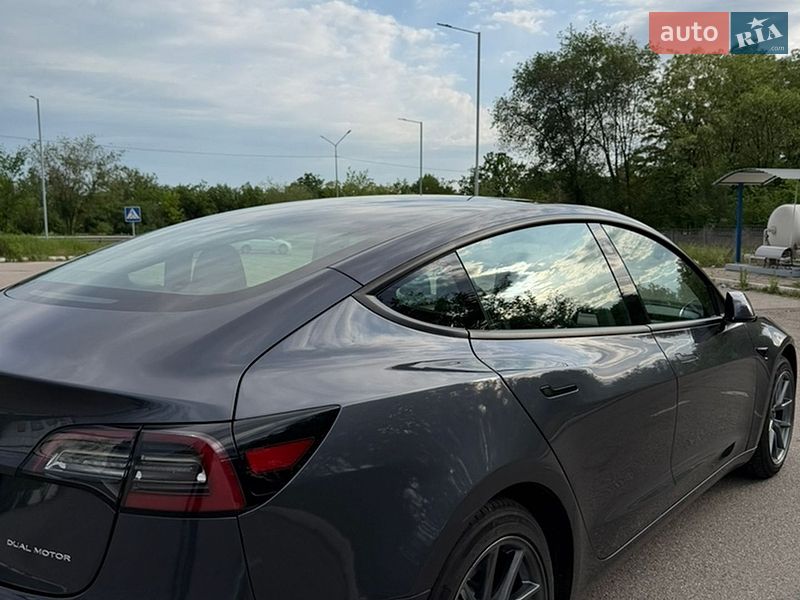 Седан Tesla Model 3 2022 в Запорожье