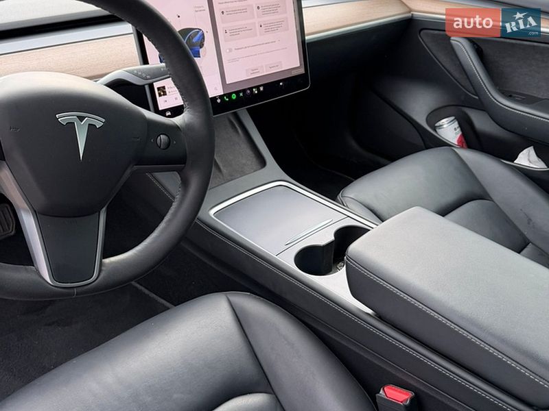 Седан Tesla Model 3 2022 в Запорожье