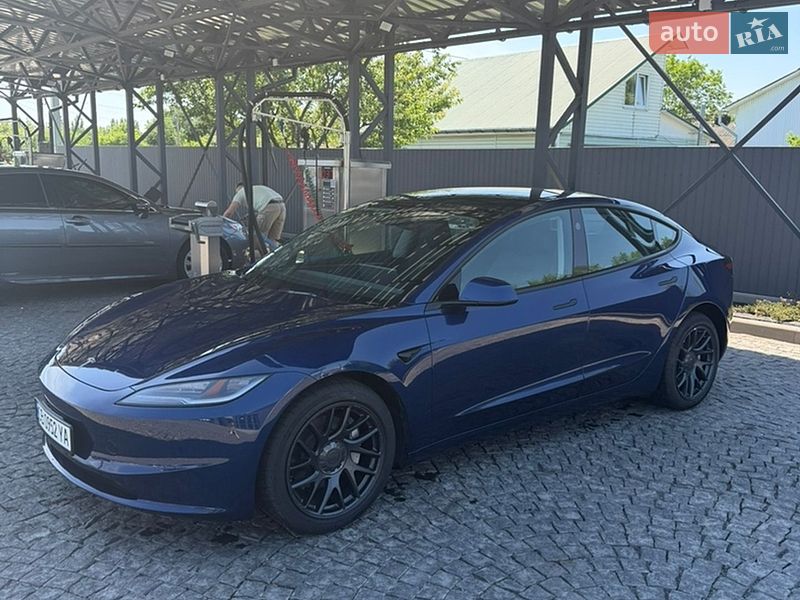 Седан Tesla Model 3 2024 в Киеве