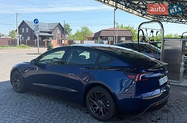 Седан Tesla Model 3 2024 в Киеве
