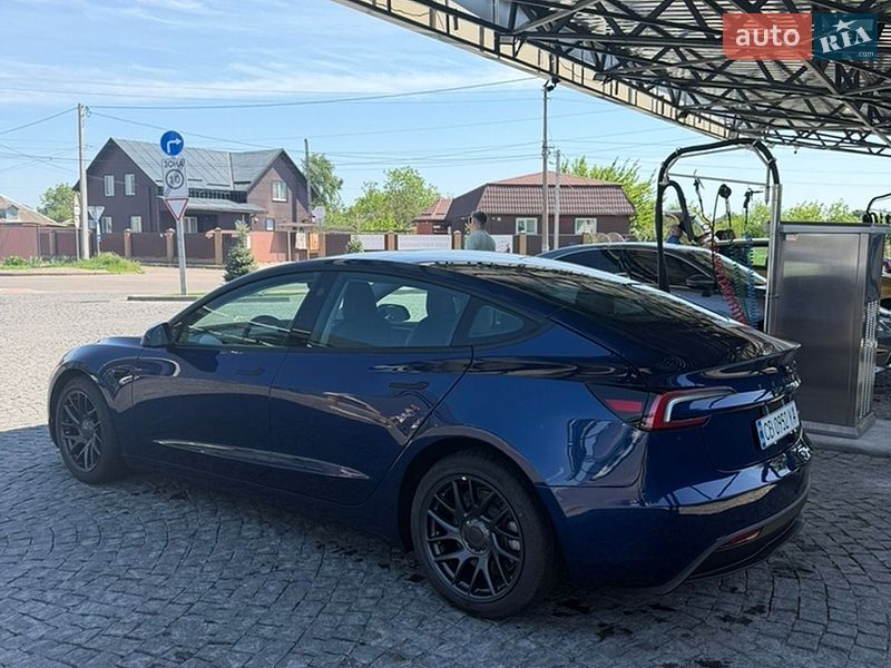 Седан Tesla Model 3 2024 в Киеве