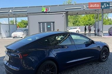 Седан Tesla Model 3 2024 в Киеве