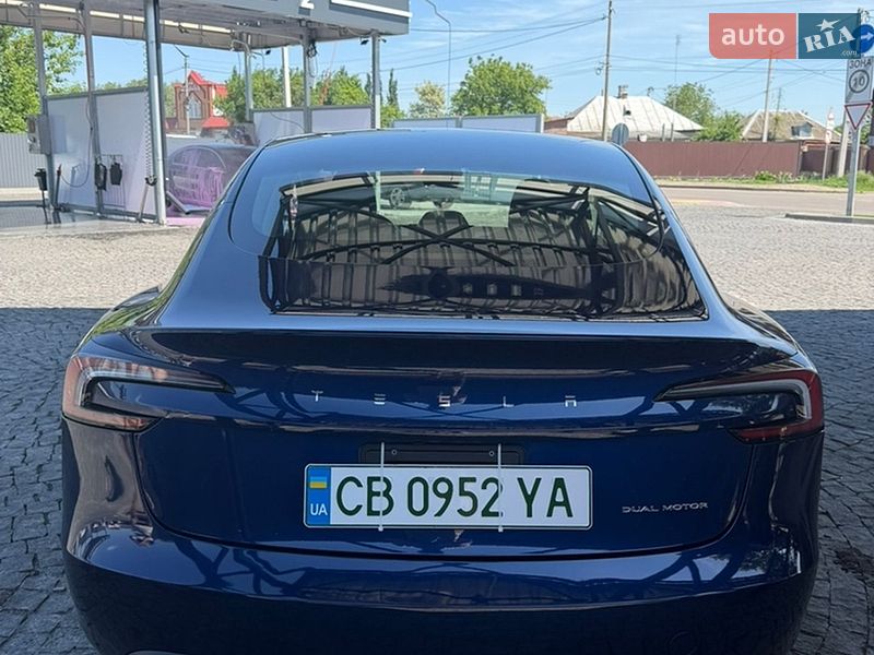 Седан Tesla Model 3 2024 в Киеве
