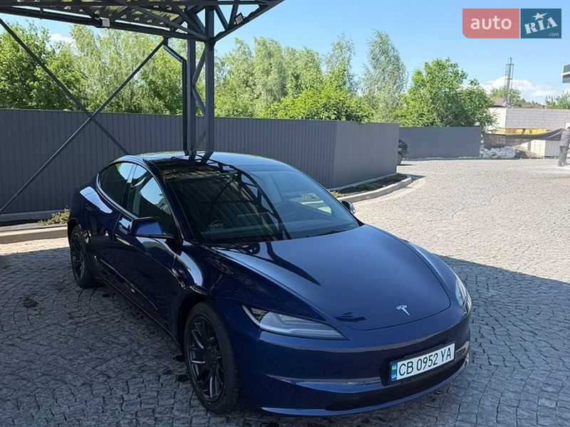Седан Tesla Model 3 2024 в Киеве