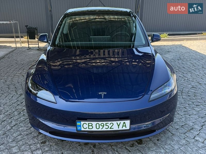 Седан Tesla Model 3 2024 в Киеве