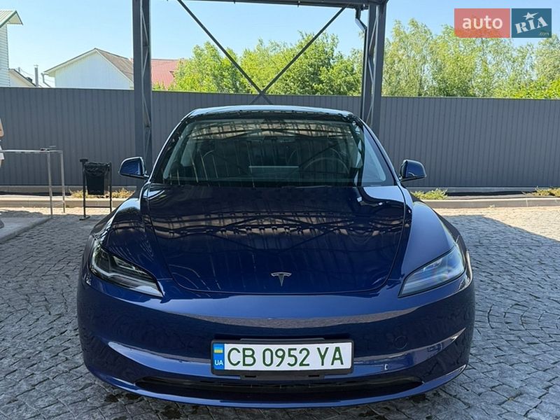 Седан Tesla Model 3 2024 в Киеве