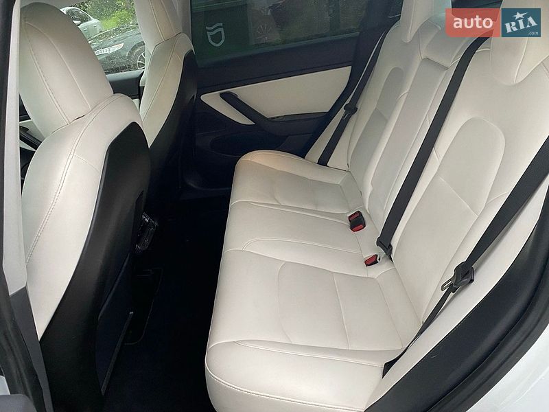 Седан Tesla Model 3 2019 в Днепре