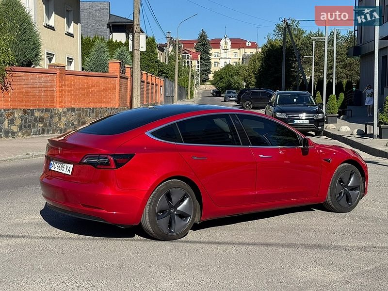 Седан Tesla Model 3 2019 в Луцке