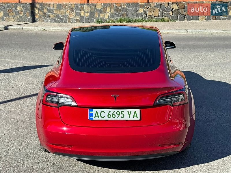 Седан Tesla Model 3 2019 в Луцке
