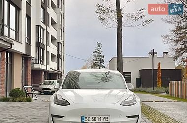 Седан Tesla Model 3 2020 в Івано-Франківську