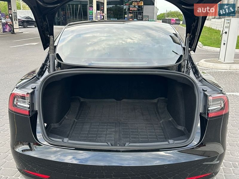Седан Tesla Model 3 2022 в Дніпрі