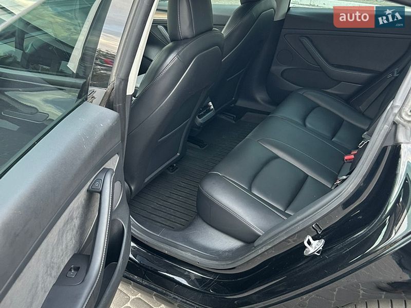 Седан Tesla Model 3 2022 в Дніпрі