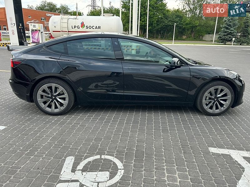 Седан Tesla Model 3 2022 в Дніпрі