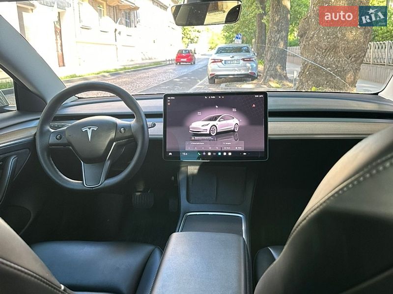 Седан Tesla Model 3 2023 в Львові