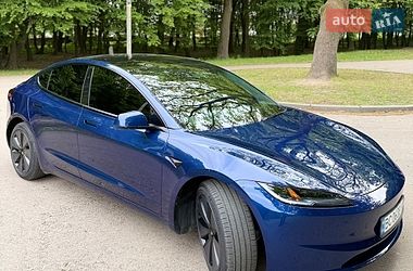 Седан Tesla Model 3 2024 в Львове