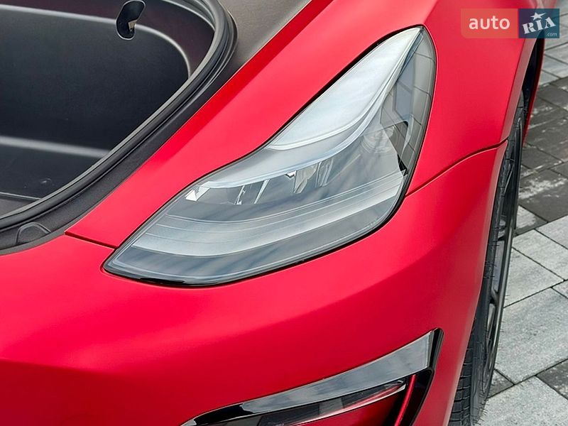 Седан Tesla Model 3 2019 в Львове