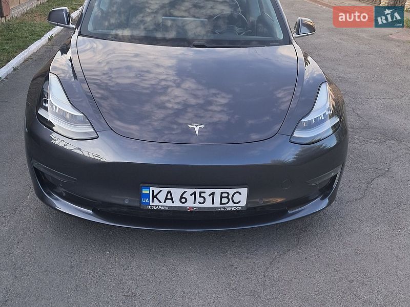 Седан Tesla Model 3 2018 в Луцке
