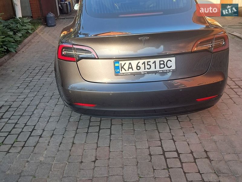Седан Tesla Model 3 2018 в Луцке