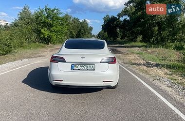 Седан Tesla Model 3 2019 в Кам'янському