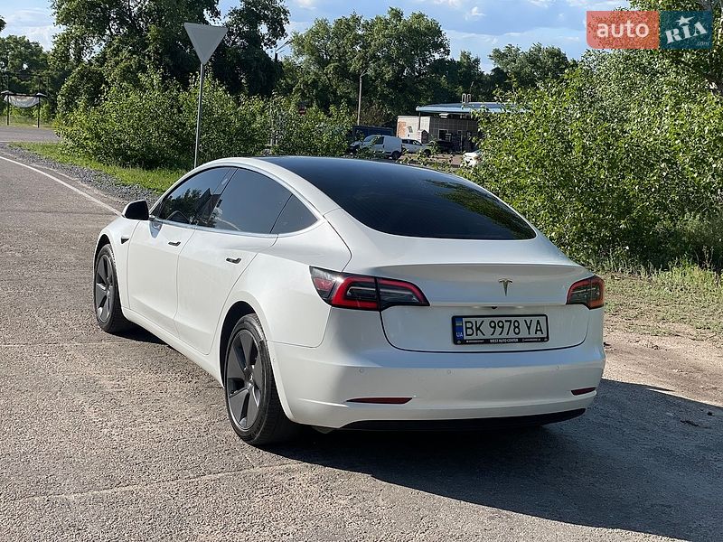 Седан Tesla Model 3 2019 в Кам'янському