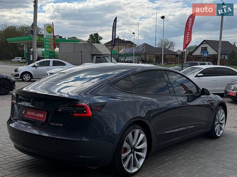 Седан Tesla Model 3 2019 в Кропивницком