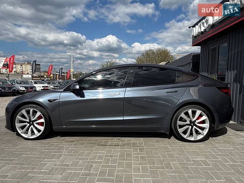Седан Tesla Model 3 2019 в Кропивницком