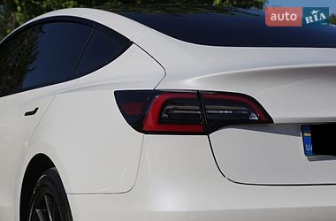 Седан Tesla Model 3 2022 в Києві