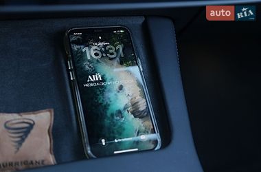 Седан Tesla Model 3 2022 в Києві