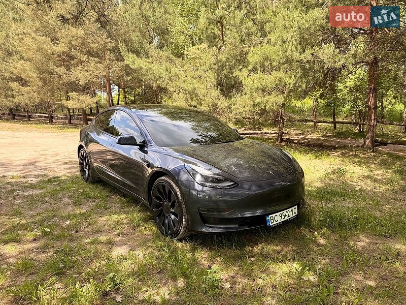 Tesla Model 3 2022