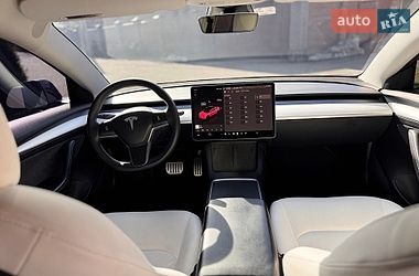 Седан Tesla Model 3 2022 в Львове