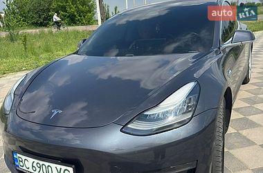 Седан Tesla Model 3 2018 в Самборе