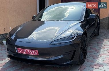 Седан Tesla Model 3 2024 в Львове