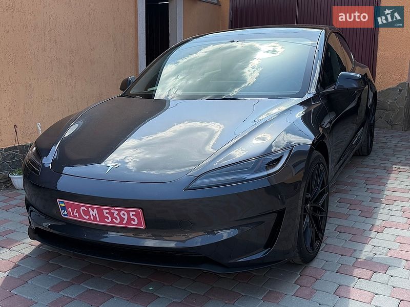 Tesla Model 3 2024