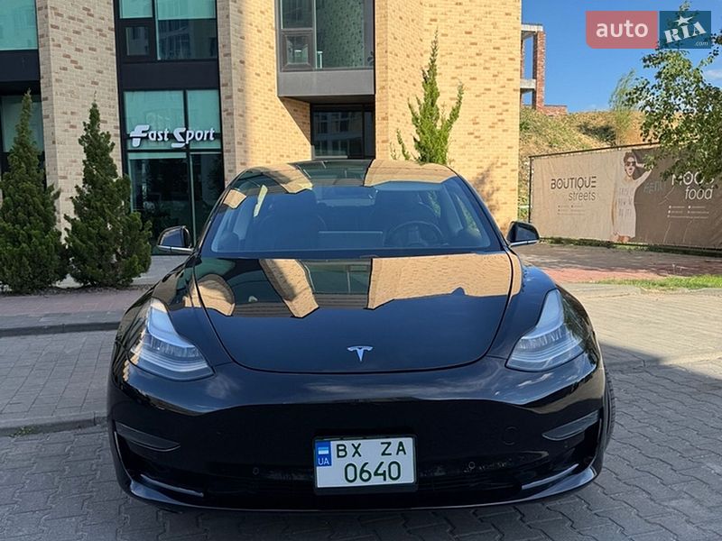 Седан Tesla Model 3 2020 в Хмельницком