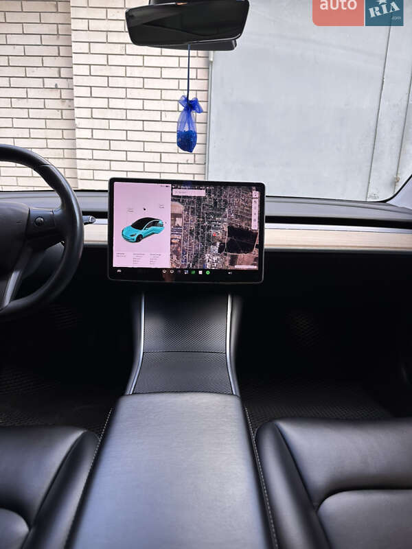 Седан Tesla Model 3 2018 в Святопетрівське