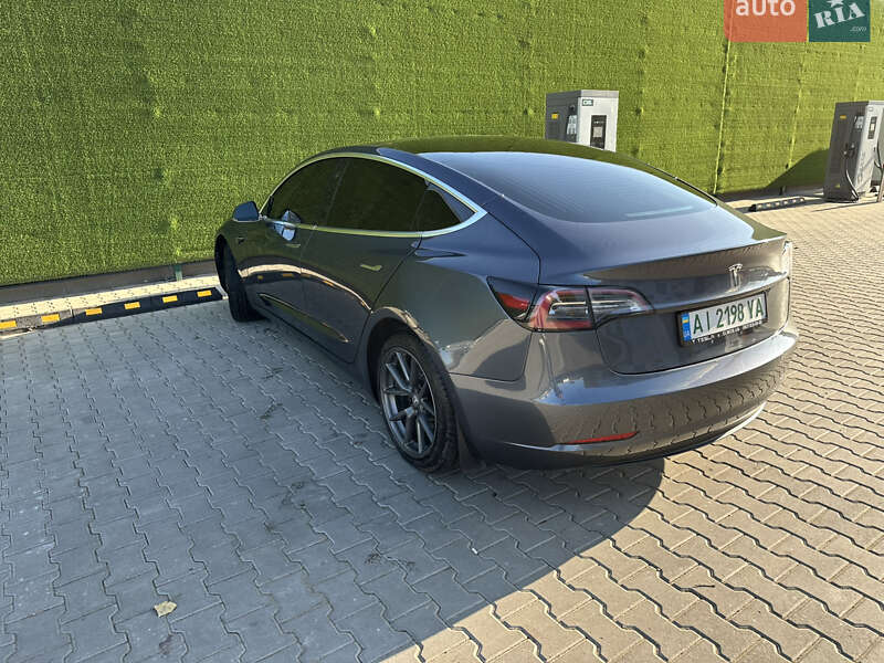 Седан Tesla Model 3 2018 в Святопетрівське