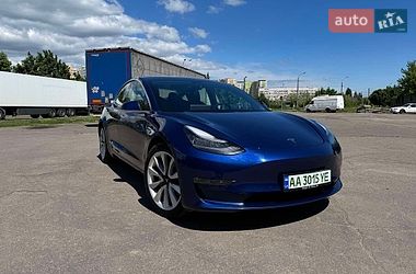 Седан Tesla Model 3 2020 в Киеве