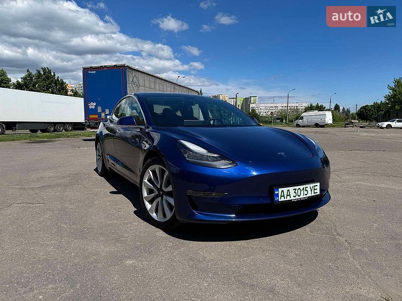 Седан Tesla Model 3 2020 в Киеве