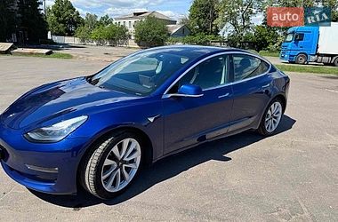 Седан Tesla Model 3 2020 в Киеве
