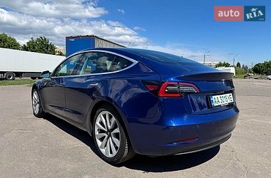 Седан Tesla Model 3 2020 в Киеве