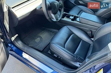 Седан Tesla Model 3 2020 в Киеве